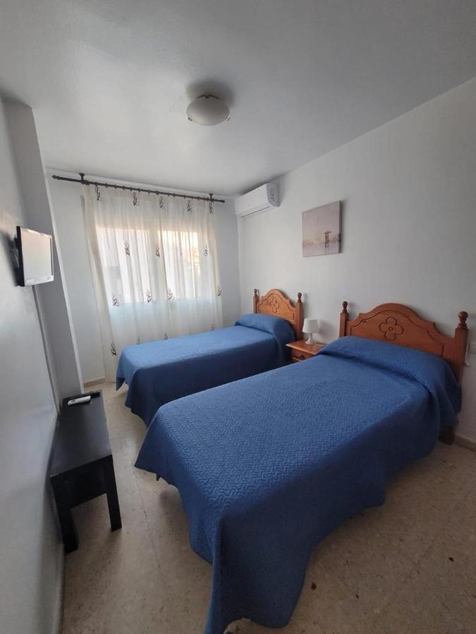 Hostal Mediterraneo Torre Del Mar Exterior photo