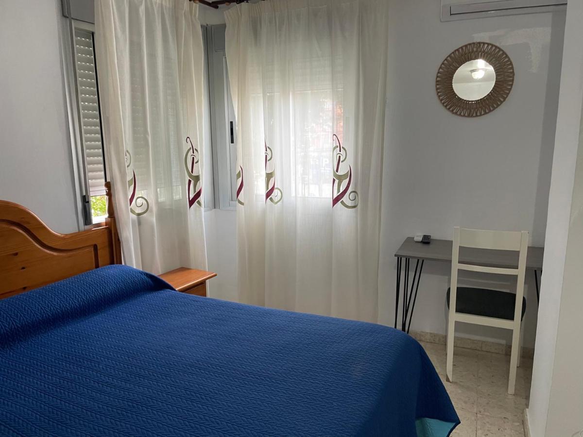 Hostal Mediterraneo Torre Del Mar Exterior photo