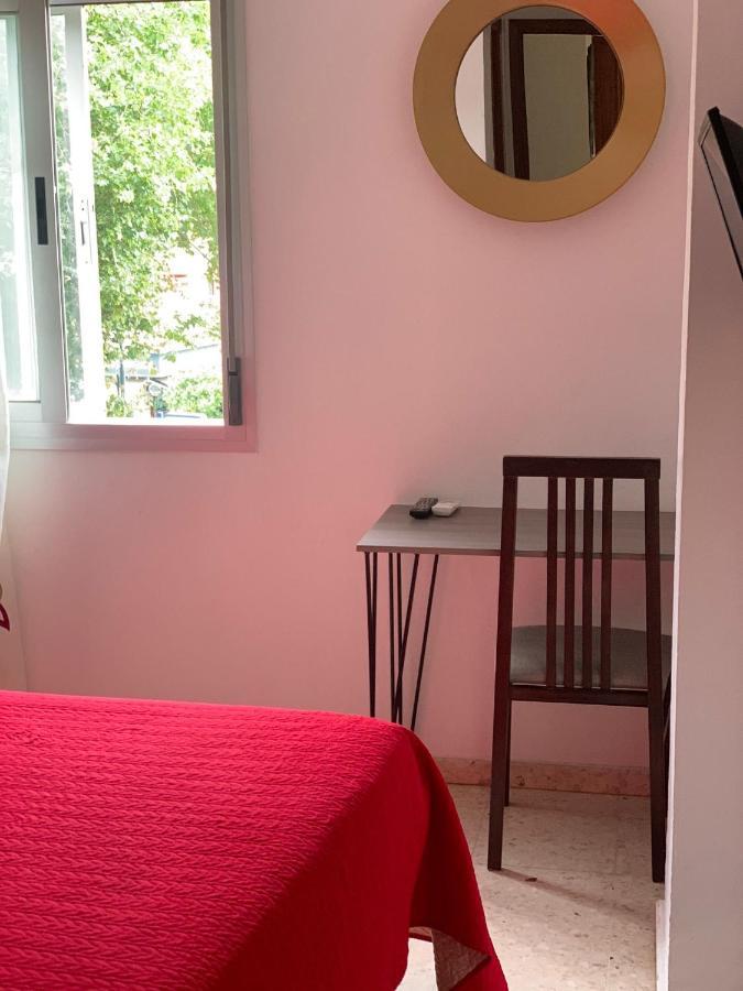 Hostal Mediterraneo Torre Del Mar Exterior photo