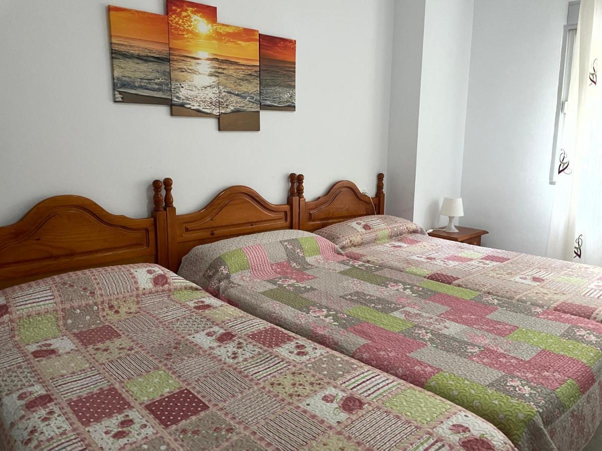 Hostal Mediterraneo Torre Del Mar Exterior photo