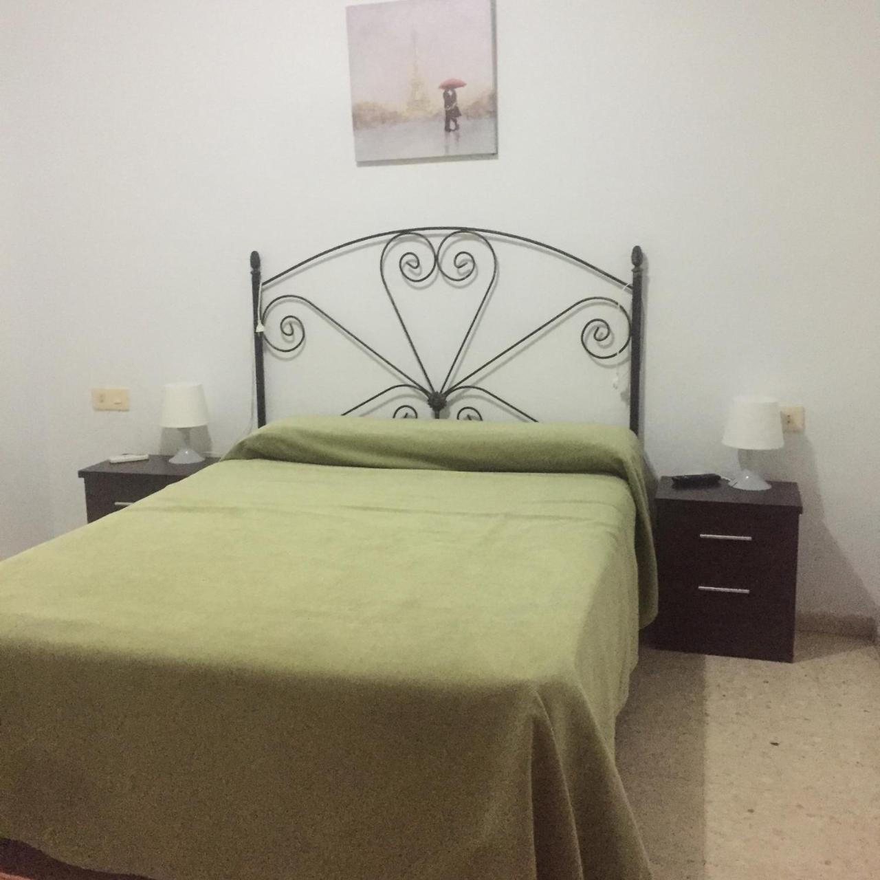 Hostal Mediterraneo Torre Del Mar Exterior photo
