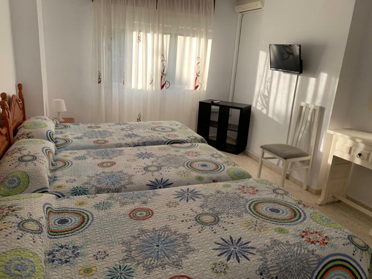 Hostal Mediterraneo Torre Del Mar Exterior photo